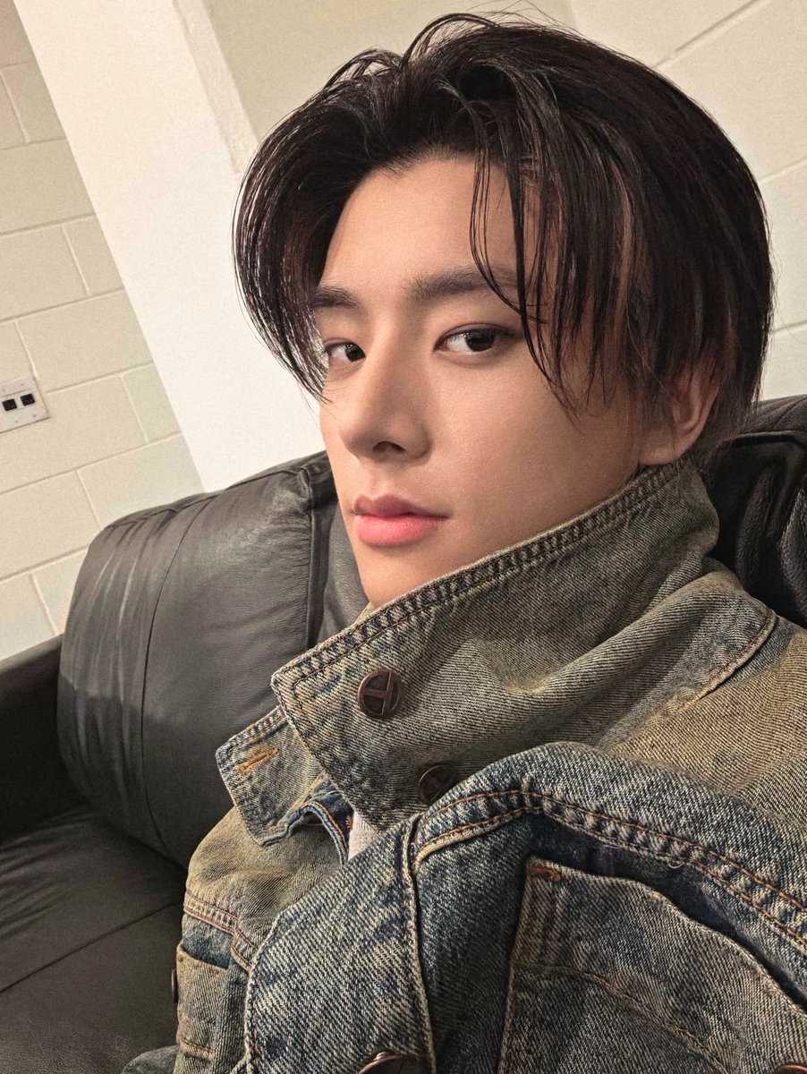 melsleepstight's tweet photo. my ult biases, do i have a type? https://t.co/6JDfLgCI9W