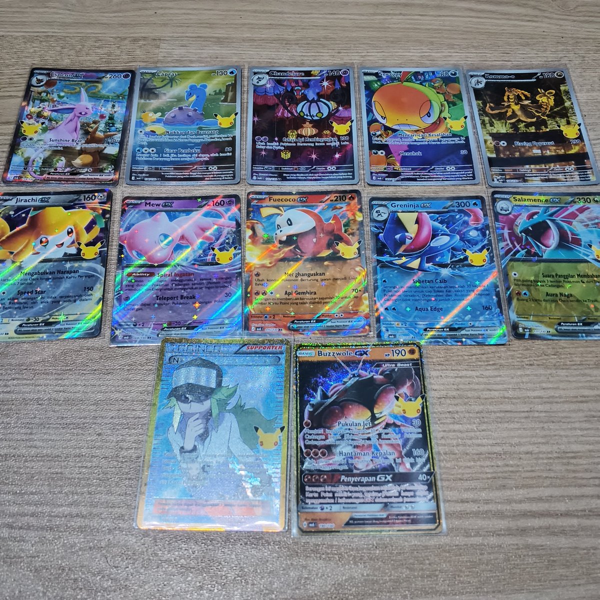 Venvenoo's tweet photo. Seneng dapat Pikachu tangga dan gak dapat dupe, sedihnya gak dapat Maushold sama sekali. Mau SAR Jirachi 😭 https://t.co/6ikOsNEpTk