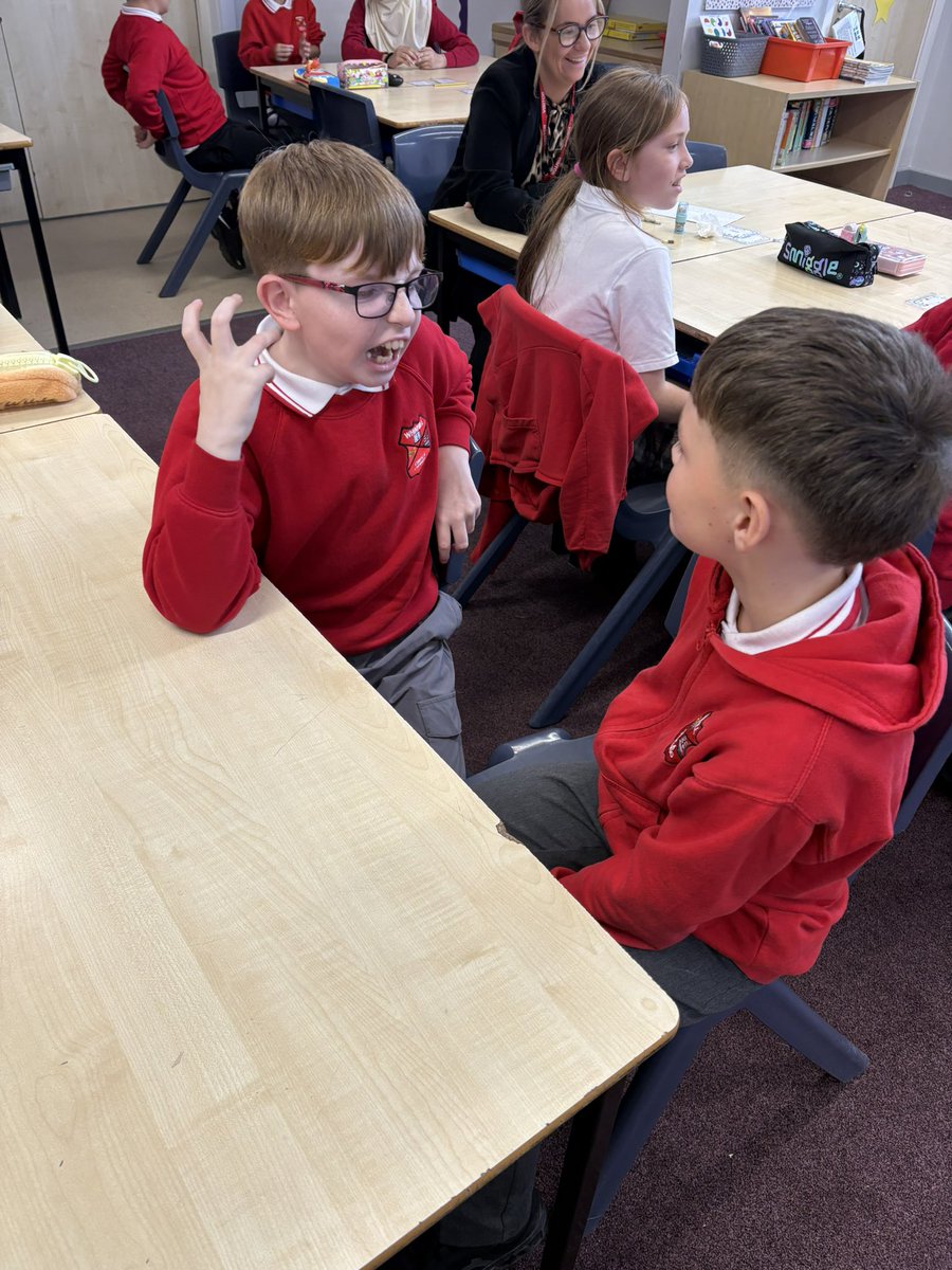 misscalderwps's tweet photo. More drama today! Using our voice to decide what pitch/pace/volume our characters should have! 🎭 https://t.co/TMgZb6BcZj