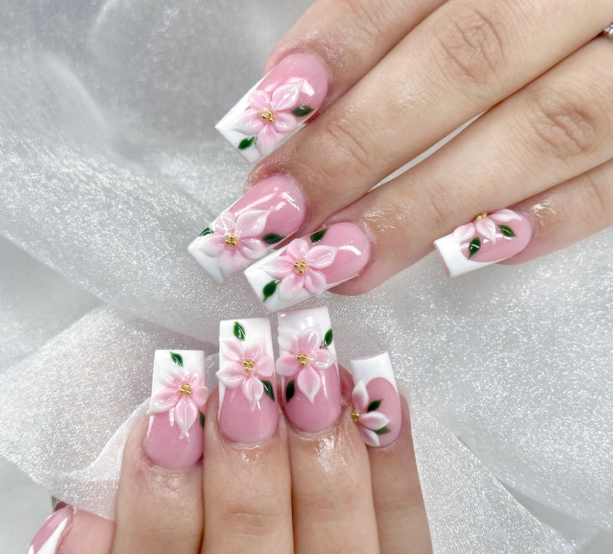 SiuBigpbp's tweet photo. It’s giving spring vibes. Follow @nailsbymimi. 11 for more. https://t.co/j6pTbtytOW