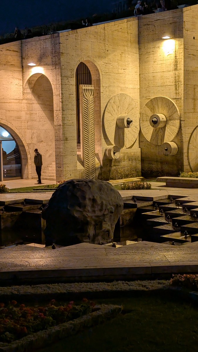 bosomoga's tweet photo. #traveling #walking #cascade #yerevan https://t.co/L1nOcmbIlY