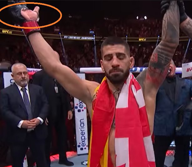 blacklou420's tweet photo. @qpe I knew this short guy couldn't beat Olivera without cheating! https://t.co/8MQR60ql5o