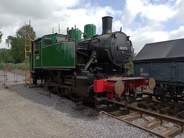 Je5___'s tweet photo. We spent too much arguing over Rosie was a Vulcan built S100 or a Porter built S100 that we never considered that she could've been a JŽ class 62 https://t.co/J2zKNdmecr