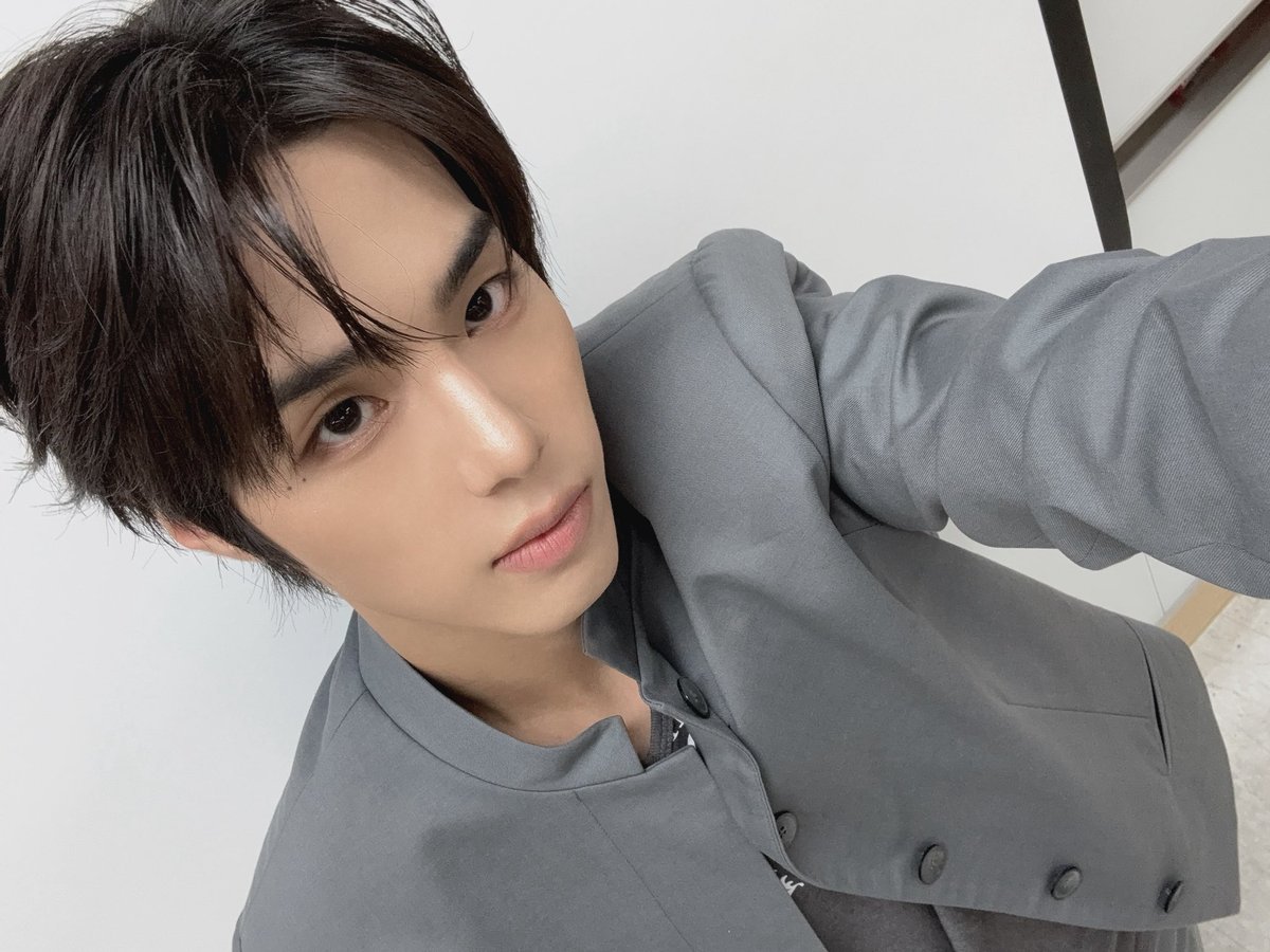 82Message's tweet photo. [#킹왕짱_사랑해]
수원여대 불러주셔서 너무 감사합니다🖤🖤
너무 즐거웠어요 짜라매🖤

#82MAJOR #82메이저 #에이티투메이저
#황성빈 #HWANGSEONGBIN https://t.co/0waT4QDgN5