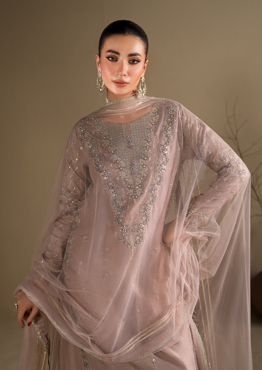 Dream_Fashions's tweet photo. Lilac and ice blue — soft formals with heavy embroidery ✨

2620 | Zarqun — ₨ 8,360
Shop now at https://t.co/nIteqzxYNa

#DreamFashions #PakistaniFashion #FormalWear #Pret #Zarqun #WeddingGuest #PartyWear #LuxuryPret #ShopPakistan #LilacFormal https://t.co/nTGwAyQund