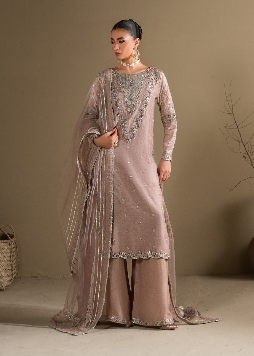 Dream_Fashions's tweet photo. Lilac and ice blue — soft formals with heavy embroidery ✨

2620 | Zarqun — ₨ 8,360
Shop now at https://t.co/nIteqzxYNa

#DreamFashions #PakistaniFashion #FormalWear #Pret #Zarqun #WeddingGuest #PartyWear #LuxuryPret #ShopPakistan #LilacFormal https://t.co/nTGwAyQund