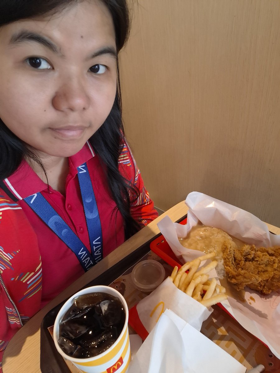 xandz34's tweet photo. National Fries Days... 🍗🍚🍟🍔🥤🍦
#mcdo #mcdoph #fries #chicken #burger.... ()
📷 Aug 28- Sept 17, 2026 @mcdo_ph https://t.co/U5GraUhj7W