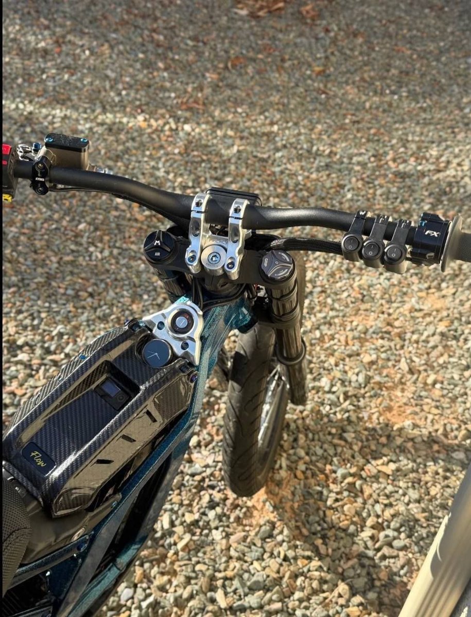 BerniceKepal's tweet photo. 2025 Sur-Ron Light Bee, built and ready. Price: $2, 200 https://t.co/L4kiXiKC4l