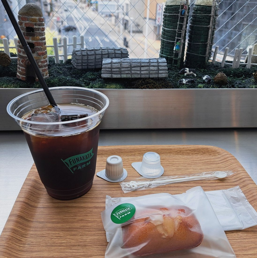 anaccleao's tweet photo. 作業をするのに頭スッキリさせたくて緩やかにカフェインを摂るんだけど、その結果眠りが浅くなっている気もするのでカフェイン以外の方法でスッキリさせていきたい。いったん水で顔を洗うにゃ... https://t.co/QIC1i5WFPO