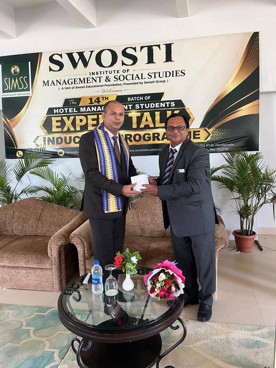 swosticollege's tweet photo. Our students had the opportunity to participate in an engaging and insightful session with 𝐌𝐫. 𝐀𝐦𝐢𝐭 𝐊𝐮𝐦𝐚𝐫, 𝐆𝐞𝐧𝐞𝐫𝐚𝐥 𝐌𝐚𝐧𝐚𝐠𝐞𝐫 – 𝐒𝐚𝐥𝐞𝐬, 𝐒𝐰𝐨𝐬𝐭𝐢 𝐆𝐫𝐨𝐮𝐩. https://t.co/IC9RU14ysr