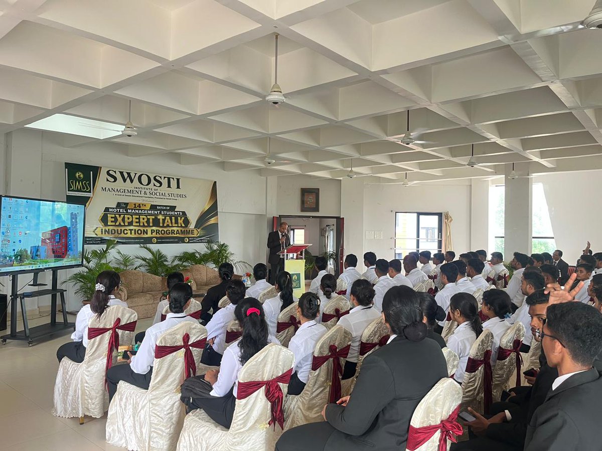 swosticollege's tweet photo. Our students had the opportunity to participate in an engaging and insightful session with 𝐌𝐫. 𝐀𝐦𝐢𝐭 𝐊𝐮𝐦𝐚𝐫, 𝐆𝐞𝐧𝐞𝐫𝐚𝐥 𝐌𝐚𝐧𝐚𝐠𝐞𝐫 – 𝐒𝐚𝐥𝐞𝐬, 𝐒𝐰𝐨𝐬𝐭𝐢 𝐆𝐫𝐨𝐮𝐩. https://t.co/IC9RU14ysr