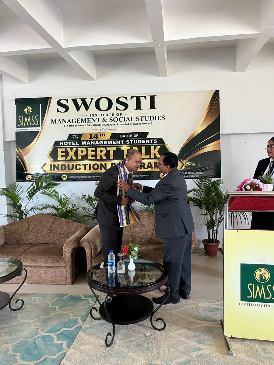 swosticollege's tweet photo. Our students had the opportunity to participate in an engaging and insightful session with 𝐌𝐫. 𝐀𝐦𝐢𝐭 𝐊𝐮𝐦𝐚𝐫, 𝐆𝐞𝐧𝐞𝐫𝐚𝐥 𝐌𝐚𝐧𝐚𝐠𝐞𝐫 – 𝐒𝐚𝐥𝐞𝐬, 𝐒𝐰𝐨𝐬𝐭𝐢 𝐆𝐫𝐨𝐮𝐩. https://t.co/IC9RU14ysr