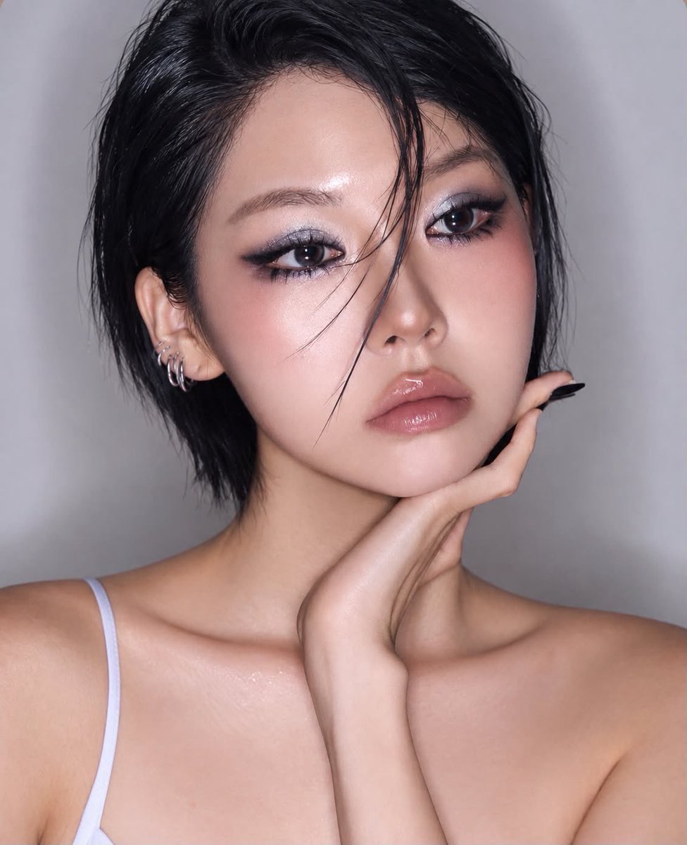 otonosummer_'s tweet photo. 改めて！
明日19日（土）にヘアメイク専門学校のモデルをするんですが、画像イメージで時間かけてガッツリへアメしていただけるのでせっかくだからカメラマンさんと撮影したいです✌
服も合わせてモードにするけど直近だからむずいか〜！？
15時以降恵比寿渋谷近辺だと嬉しみ、、！ https://t.co/oOWxrEtpTW