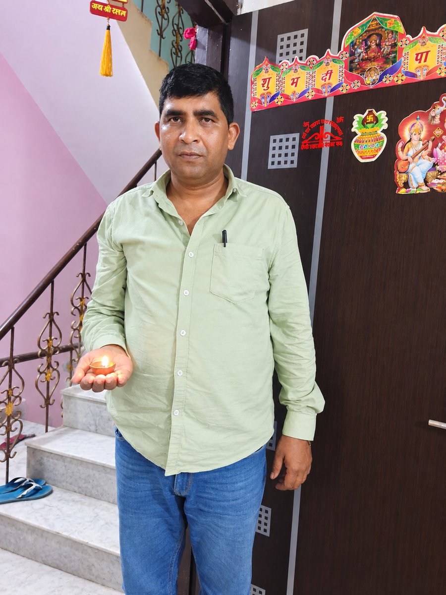 BiramKumar1's tweet photo. ये एक छोटा सा दीपक है, पर इसमें बड़ी प्रार्थना है - भारत के यशस्वी प्रधानमंत्री श्री@narendramodi जी स्वस्थ रहें, दीर्घायु हों और भारत को विश्वगुरु बनाने का उनका संकल्प पूरा हो। भारत माता की जय 
#HappyBirthdayModiJi #Namo #SevaDiwas @KPGBJP https://t.co/JPaD5ZPY2L