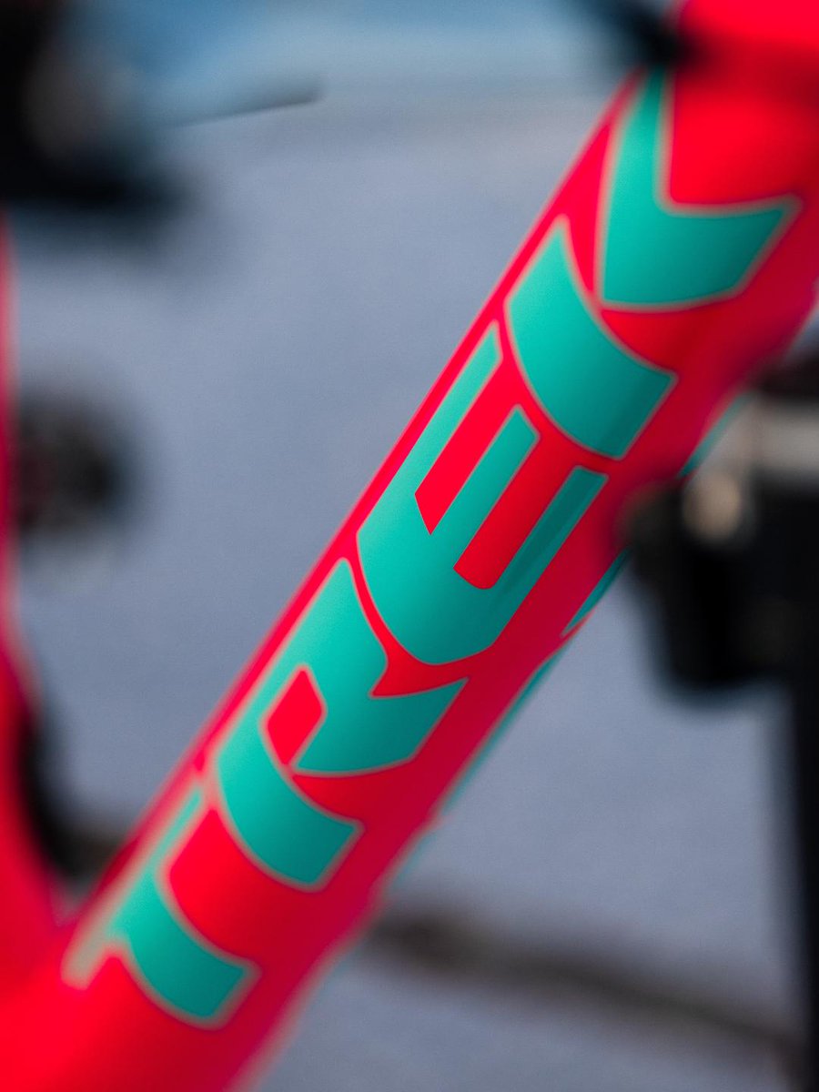 TrekBikes's tweet photo. Speed like you've never seen 🏎️ Take a closer look at our 32" prototype, making its debut with Trek-Unbroken XC this weekend in Soldier Hollow. Looks good on salt flats; made for the meanest races in the world. 
 
📸 @rossbellphoto https://t.co/frzMIJGOWs