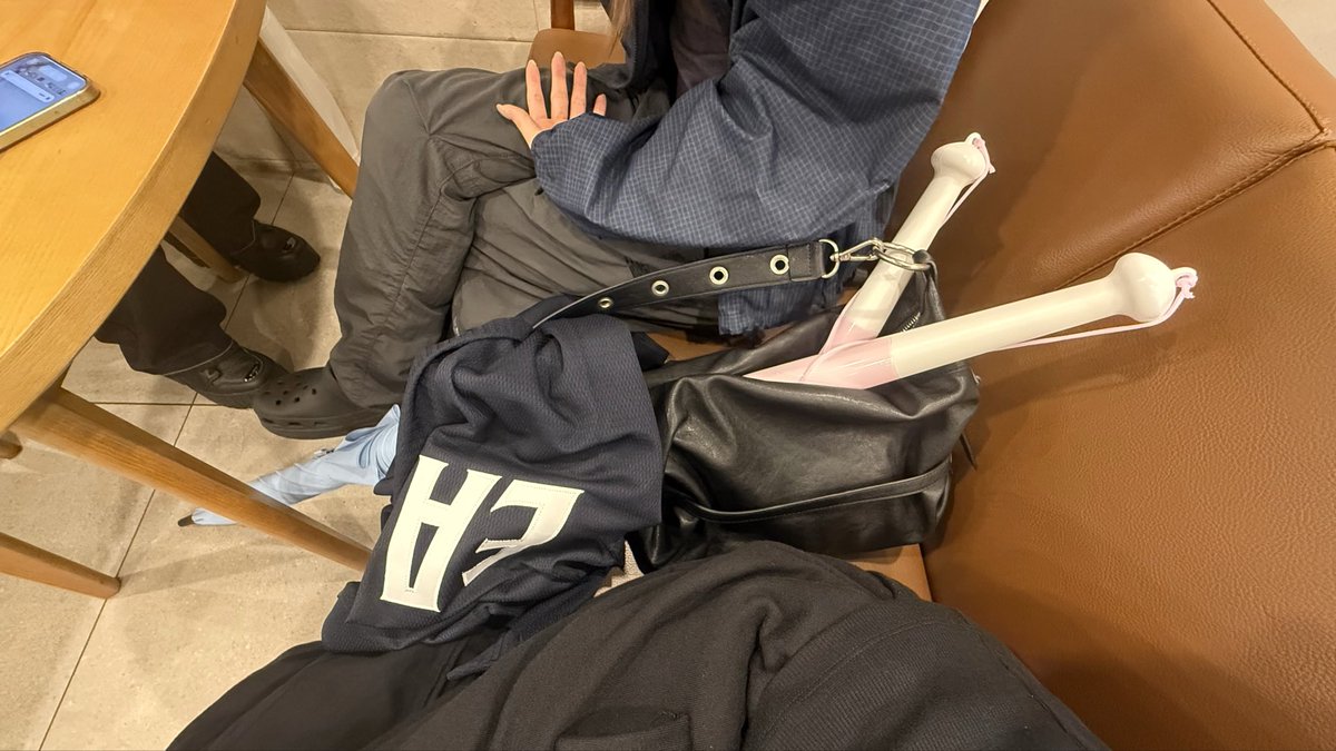 neverdiedd333's tweet photo. 종강언제하냐.. 피곤해주껜네… 😪😪😪 https://t.co/e9wcPgA8zE