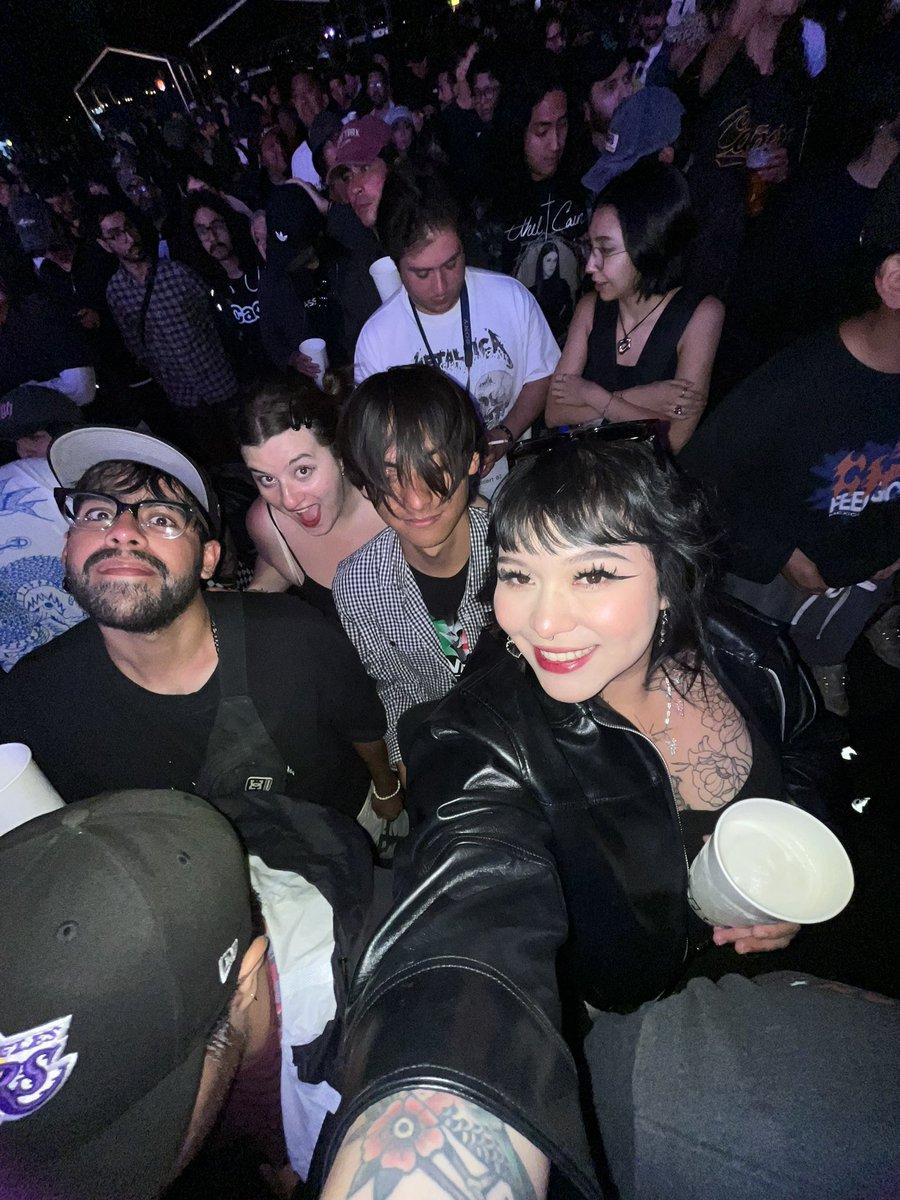 estrellaafuugaz's tweet photo. gracias #vanswarpedtourmexico2026 por tanto, neta gracias, será uno de los días más memorables por siempre. 😭🥲💐🇲🇽🤍 https://t.co/pFBi3a2ut7