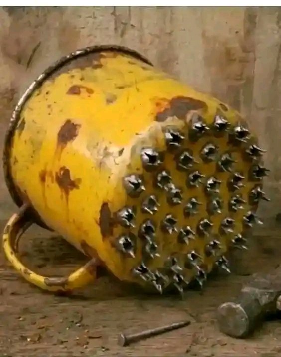 MRobotboy's tweet photo. Some ladies calling themselves badgirls in the street, they don't even know what's this..  i just want to inform them this is not a weapon form again their lives!! https://t.co/MKdEIaomAe