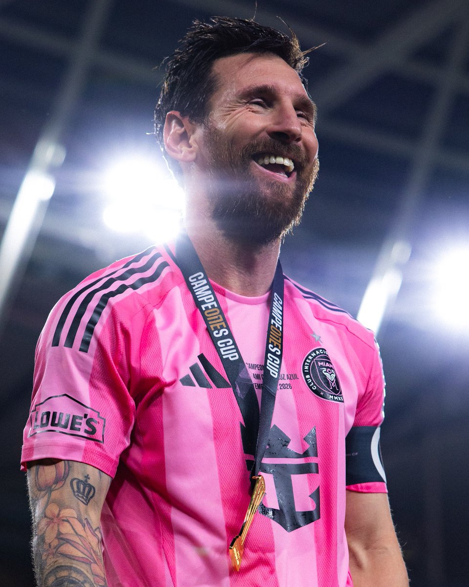 Messismo10's tweet photo. 😁🏆 https://t.co/lvWnFzMDVj