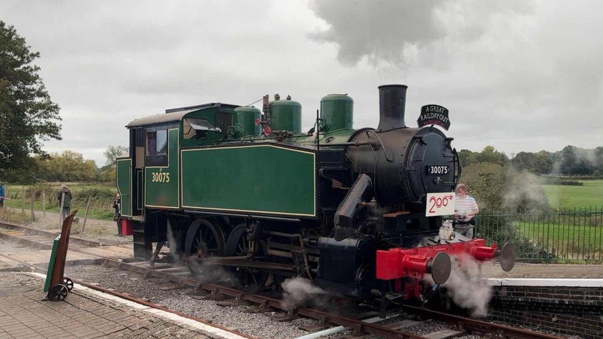 Je5___'s tweet photo. We spent too much arguing over Rosie was a Vulcan built S100 or a Porter built S100 that we never considered that she could've been a JŽ class 62 https://t.co/J2zKNdmecr
