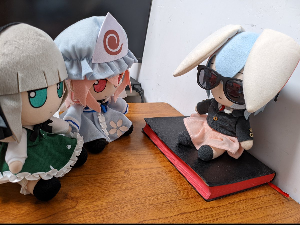 KrisfitAmos's tweet photo. Yuyuko and Youmu said they want Reysen to be the officiant and witness for them as a new couple. And she agreed.
I have to say, Yuyuko and Youmu have only met for a few hours and they're already this lovey-dovey…
#ゆゆみょん #Reysen #YoumuKonpaku #YuyukoSaigyouji #fumo https://t.co/YfuA26IUKn