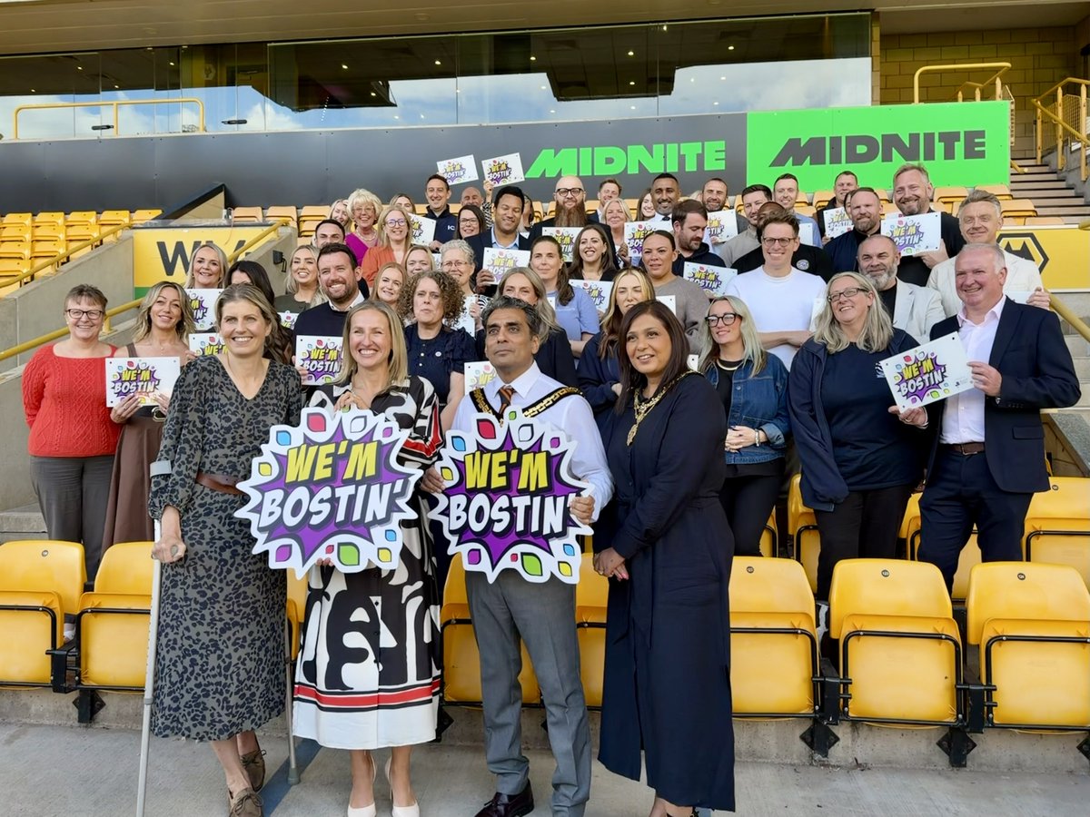WolvesMayor's tweet photo. Grit, ingenuity &amp; pride in place - three qualities that capture the spirit of the Black Country.

It was a pleasure to join the Black Country Chamber of Commerce to celebrate the 50 businesses recognised through the Bostin’ campaign &amp; the contribution they make across our region. https://t.co/bAWOPi1RQr
