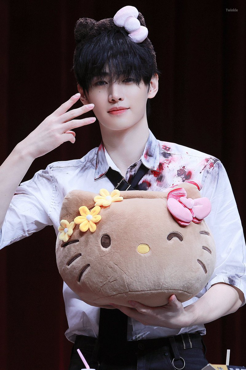 longlivesaoy's tweet photo. กรุตราย วันนี้มีทั้งตุ้กตาพร้อมเครื่องหัว หนุฮุนคิตตี้ สวยน่ารักมากกกกกก โคดแบ๊วเข้าเส้น นี่ไม่ใช่แค่เคะเกาหลี นี่เคะระดับโลก 😭😭😭😭🩷🩷🩷🩷🎀 https://t.co/TQ2XEFCJit