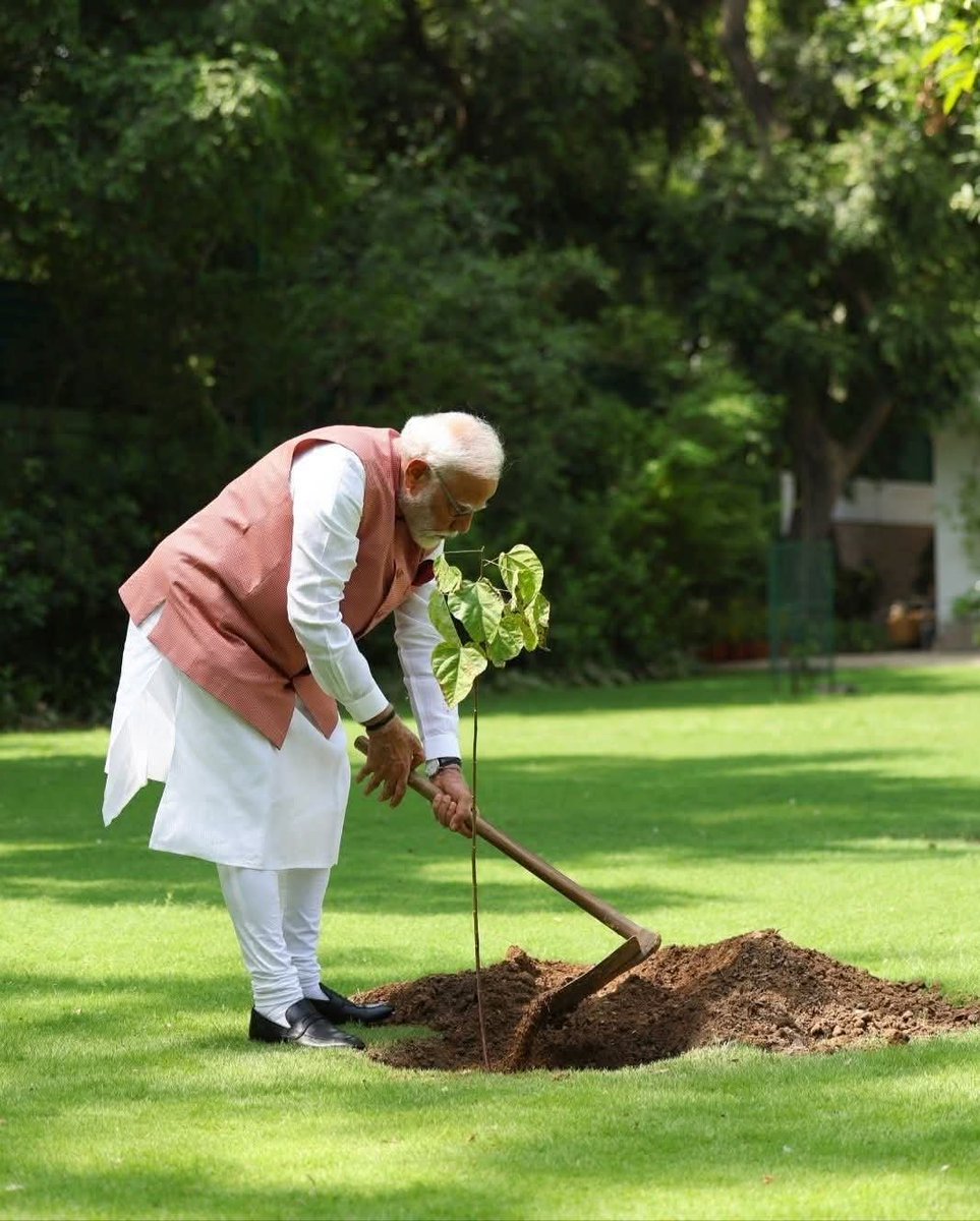 jittu08316's tweet photo. अपना पूरा जीवन राष्ट्रसेवा में समर्पित कर विश्वपटल पर
 माँ भारती का गौरव बढ़ाने वाले देश के यशस्वी प्रधानसेवक, आदरणीय प्रधानमंत्री श्री @narendramodi  जी को जन्मदिन की हार्दिक बधाई एवं शुभकामनाएँ।

#HappyBdayPMModi https://t.co/e24QvBgcD6