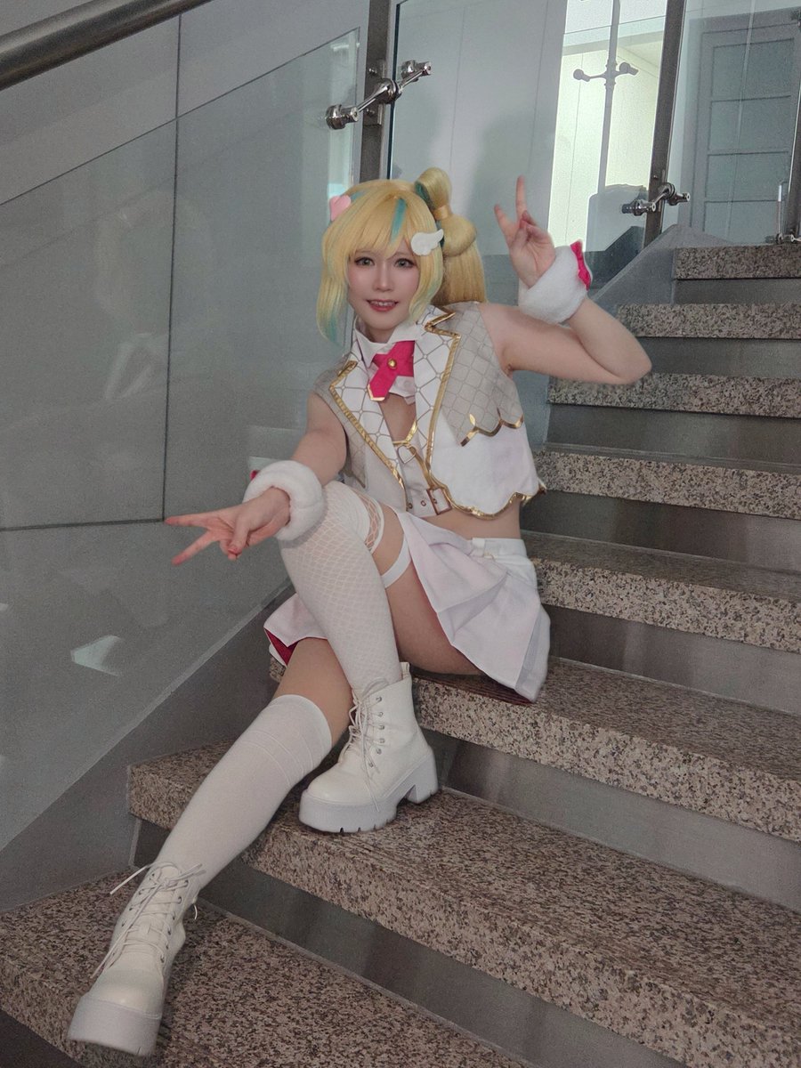 Dongza_84's tweet photo. [cos] 🌈🕒 / 🪓🎀

やっほ～

#dongza_cos https://t.co/zz7yjJVIr5