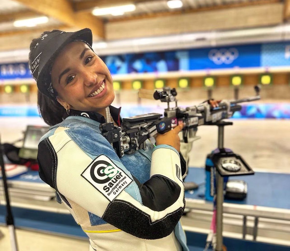 LaTortuneta's tweet photo. ✍🏼 “Es muy triste la situación que está viviendo ahora el deporte amateur. El medallero es mentiroso, estamos donde estamos solo porque los argentinos tenemos huevos y ovarios. Ganamos con el corazón, pero necesitamos plata”.

🇦🇷 Fernanda Russo, tricampeona sudamericana en tiro. https://t.co/wqAQ4zgMYc