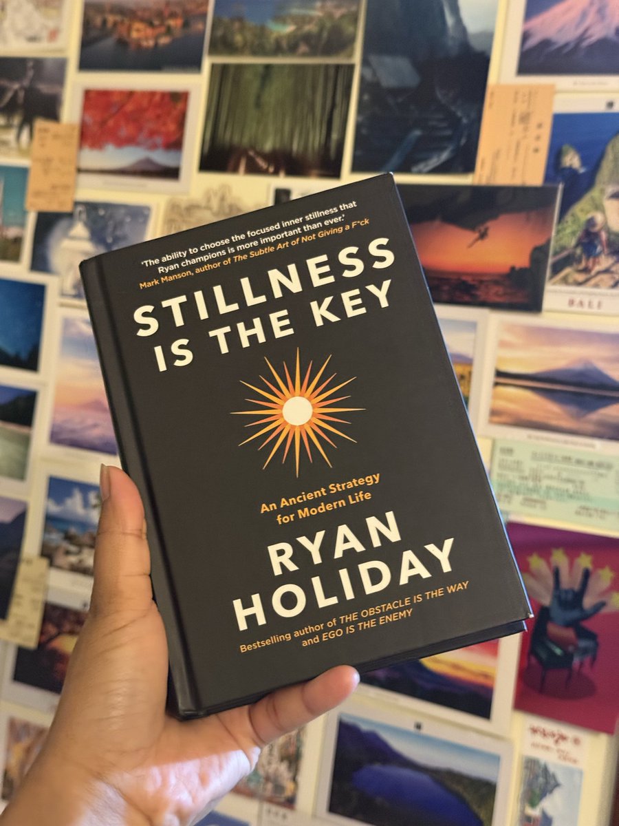 niniiiacts's tweet photo. What are you reading? https://t.co/1aJa6QBVTW