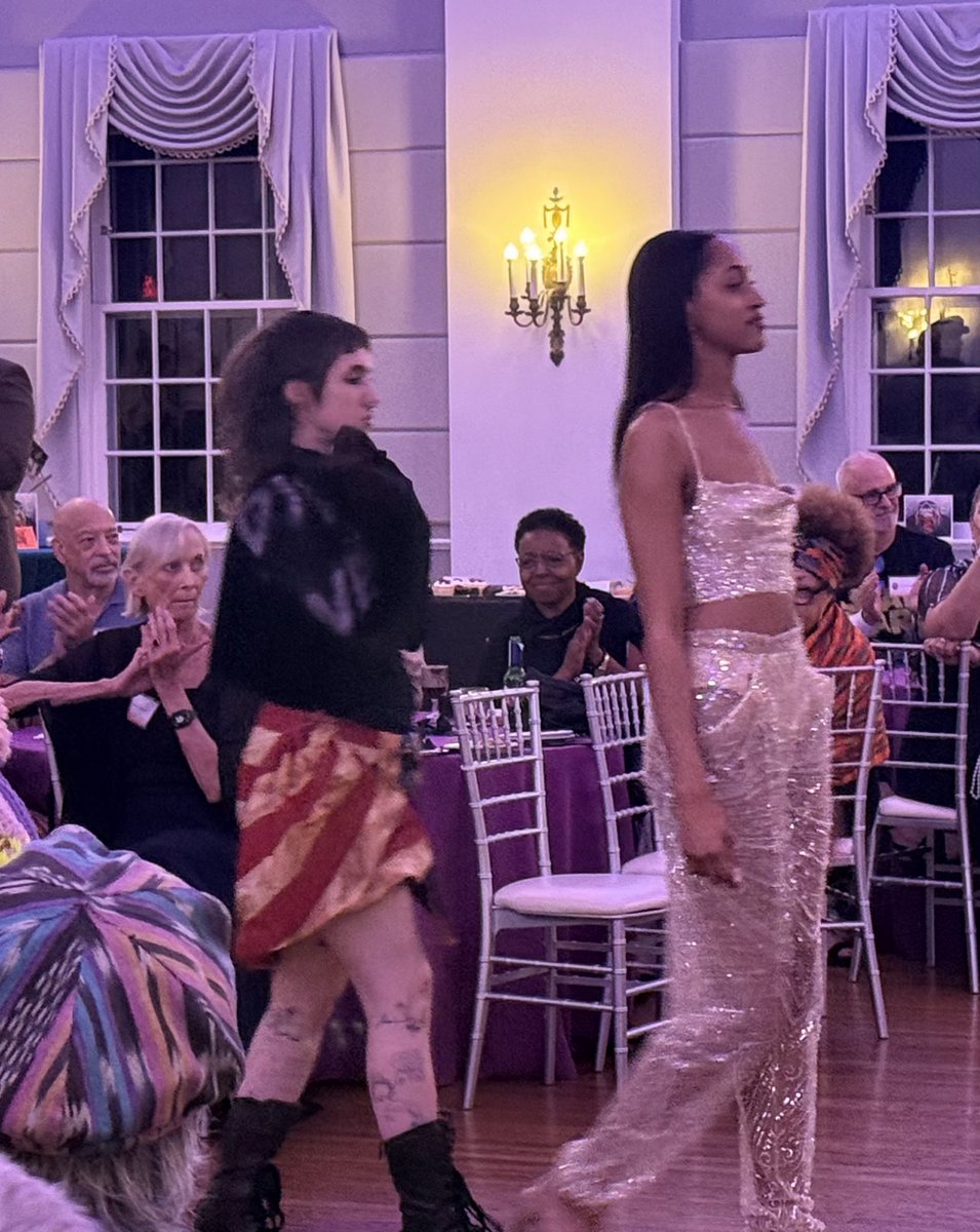 replilly78's tweet photo. Recently, I attended the Oak Park Art League Fundraiser &amp; Fashion Show! I was honored to serve as a judge alongside Melissa Carr and Chris Neville, as seven young designers from SAIC and Dominican University showcased their creativity. I even won a silent auction item! 🎨👗 https://t.co/hpeZ4VnryI