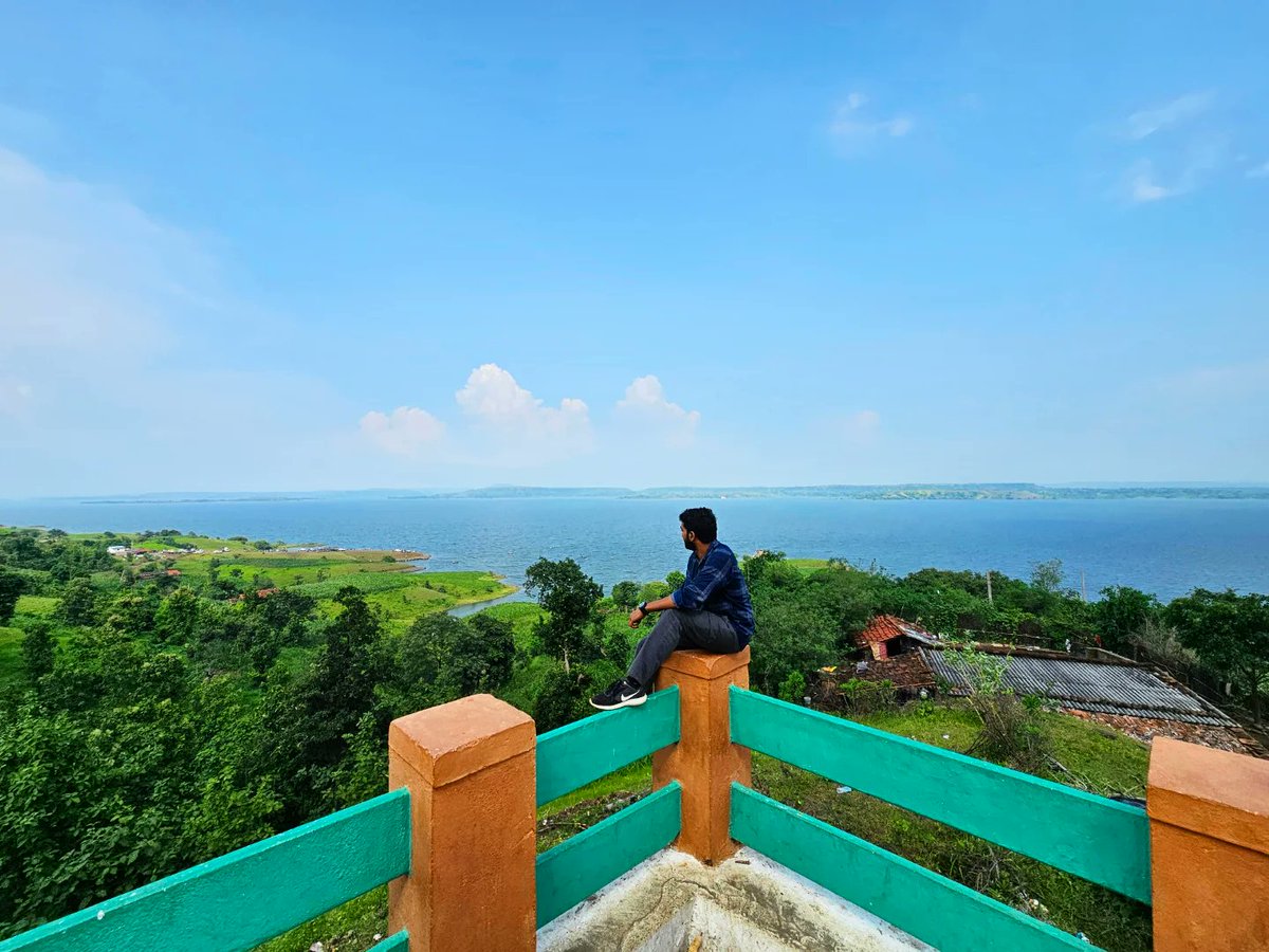 MarniDefeo's tweet photo. CITY OF A HUNDRED ISLANDS 
Banswara: lush, green Rajasthan https://t.co/wEKBdZm93x