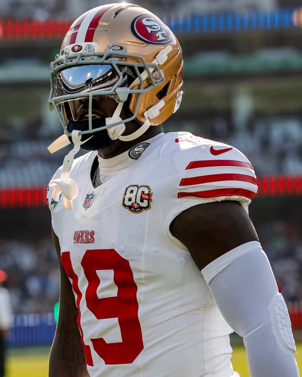 OurSf49ers's tweet photo. #49ers GM John Lynch on the return of Deebo Samuel and Dre Greenlaw:

"At the end of the game I came to the sidelines and all of a sudden it's me, Dre, and Deebo standing there. And I said 'Man, it's good to have you guys back," and they said 'it's good to be home.' Those guys are Niners." 

Via: @KNBR || @knbrmurph