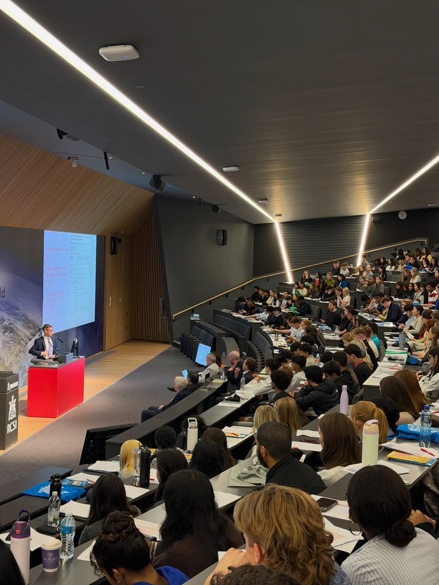AtlanticProgram's tweet photo. Nearly 700 new students kicking off campus life at RCSI this week 🙌

Orientation includes laptop collections, intro talks, and the iconic Grafton Mile pub crawl.

Wishing everyone the best as they settle in 💙

📷 rcsi_studentlife https://t.co/RCqsaqiU4z