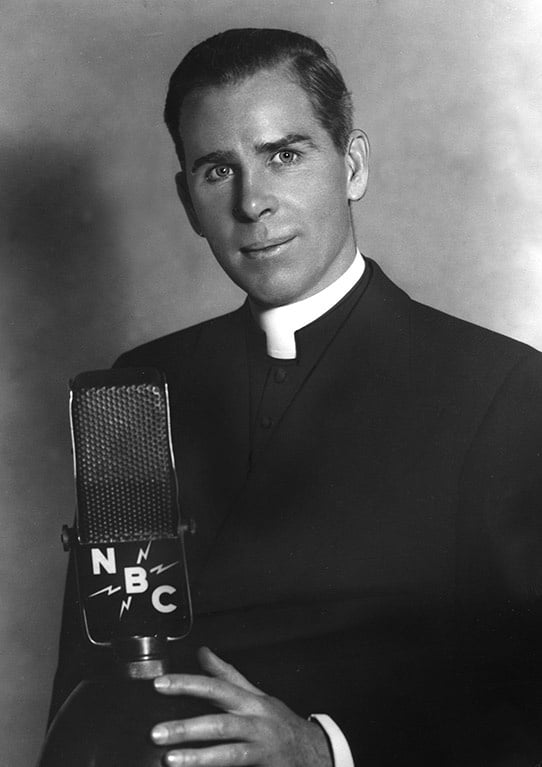 poperespecter1's tweet photo. Interesting fact: Bishop Fulton Sheen will be the first male born in the USA to EVER be canonized. https://t.co/MrHgFQ7uK7