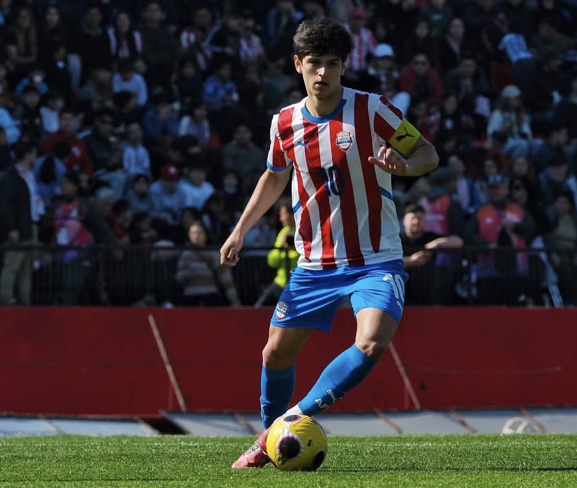 NelsonReneOk's tweet photo. Lo que está jugando en los ODESUR el mejor futbolista del fútbol paraguayo, Eduardo Delmas. Desequilibrante, con desparpajo. De esos que se lucen y hacen daño.

Superclase absoluto. https://t.co/qpEtUQaSsT