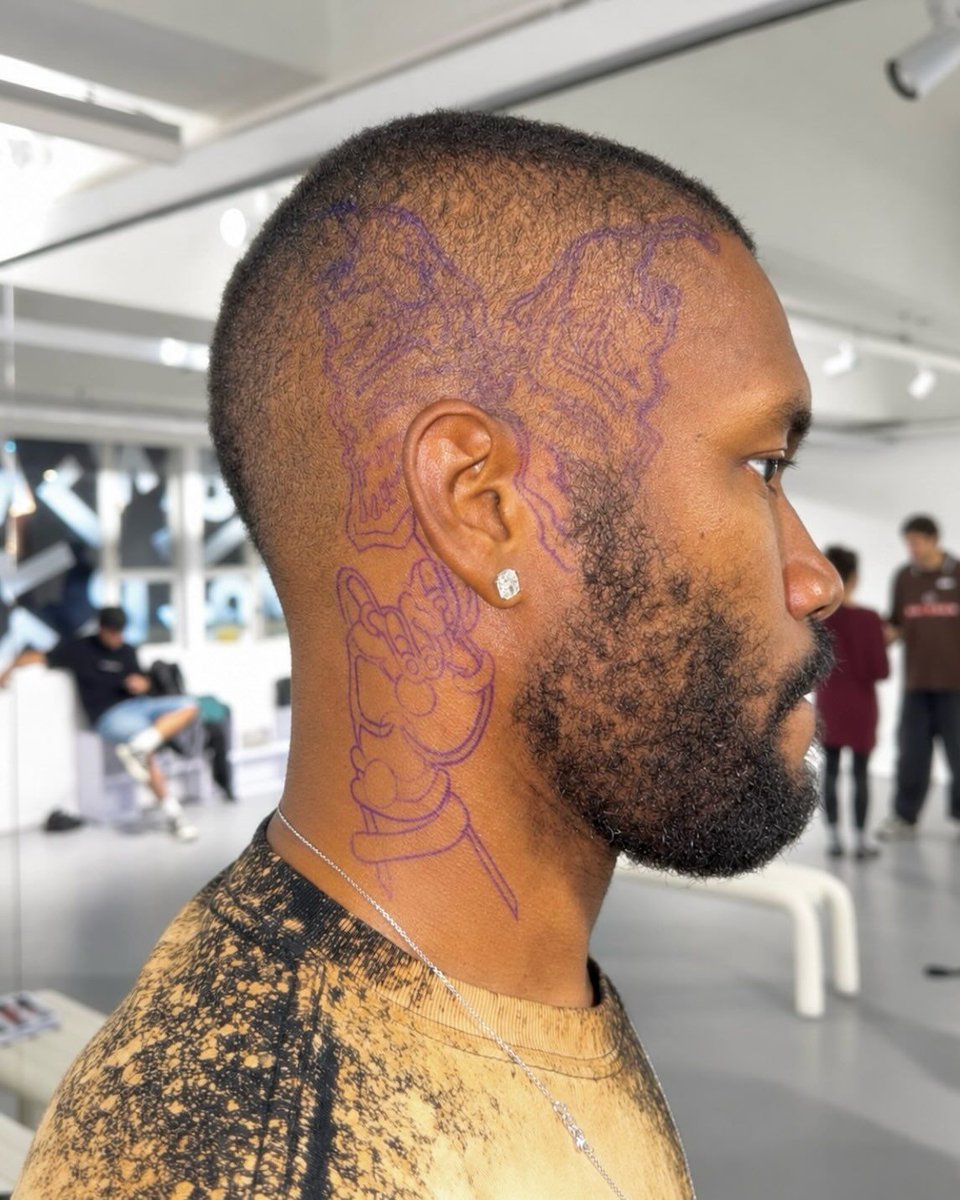 rogue's tweet photo. Frank Ocean admitted he backed out of a major head placement piece after the stencil was applied https://t.co/XDAWCFmTUt