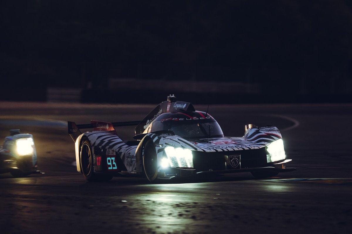 RevaAmrwjn's tweet photo. 24 Hours of Le Mans through the lens: which moment is your favorite—sunset, night, or sunrise? Let us know in the comments! https://t.co/DfNxqOqndd