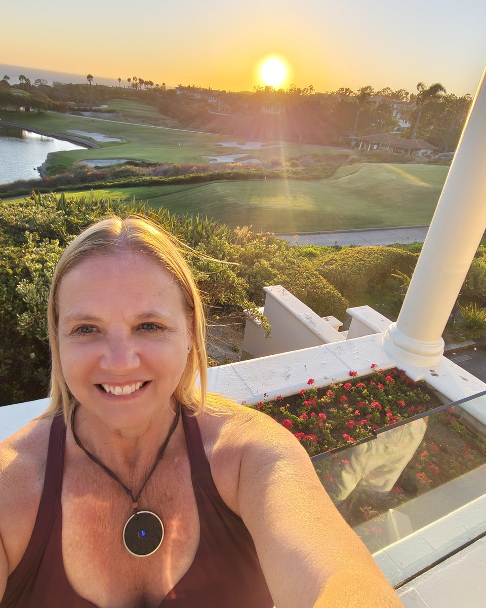 CorneliaErbrra's tweet photo. Day fifteen: moved to Dana Beach and treated ourselves to a different hotel. Golf tournament tomorrow—looking forward to it. https://t.co/MdV2Iqg0qc