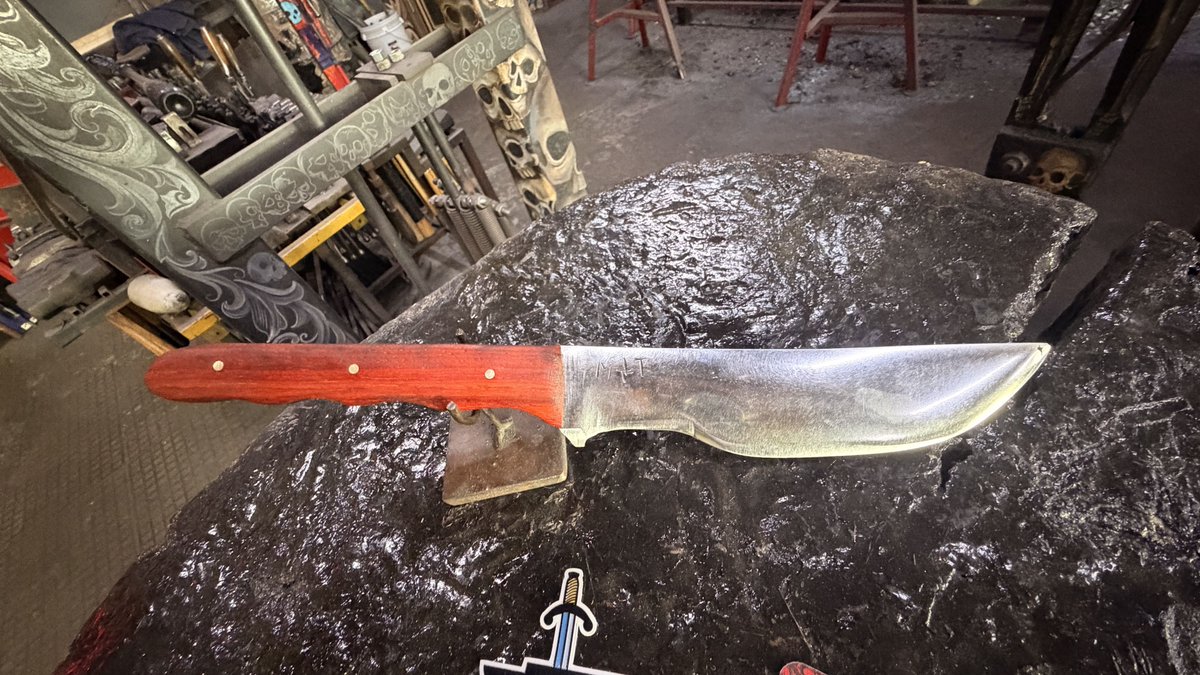 Swolikus's tweet photo. Realized I never posted any of my blacksmithing stuff on twitter, here's some of the knives I made. We'll be making some Damascus here in a few weeks! https://t.co/0U43I50Q3y