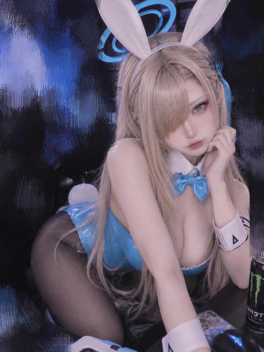 nyqko_iii's tweet photo. 普通のとバニーどっちすき？
 #コスプレ https://t.co/zI8bbd4u68