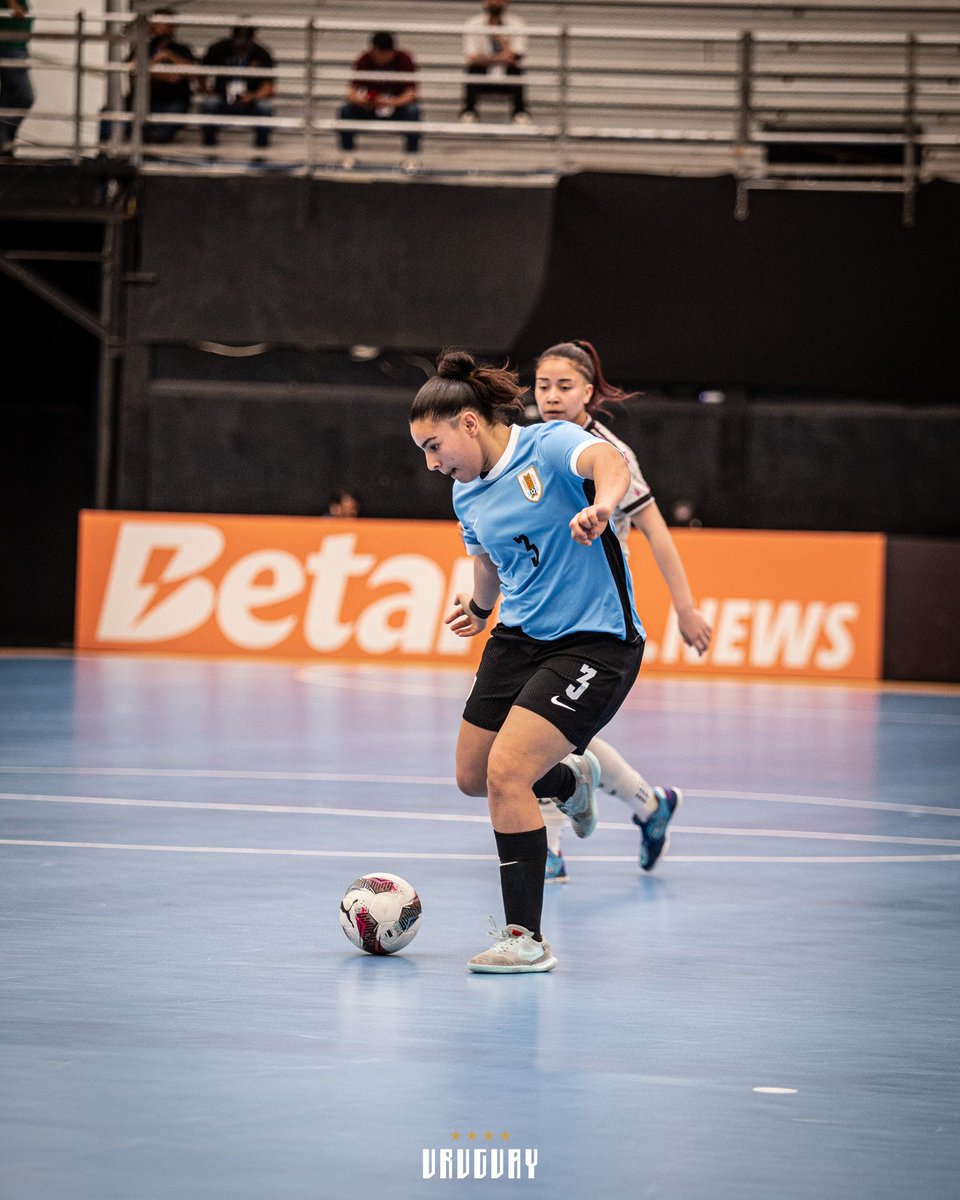 Guille263's tweet photo. #Sub20FS | Final del primer tiempo en Barquisimento, Venezuela, por la fecha 5 correspondiente al Grupo B.
👉 #Uruguay 2 - 3 #Chile
⚽️ Goles de Valeria Teliz y Brihana Sosa (URU); Stefanny Paz x2 y Costanza Paz (CHI) https://t.co/Zkvt8U4bsU