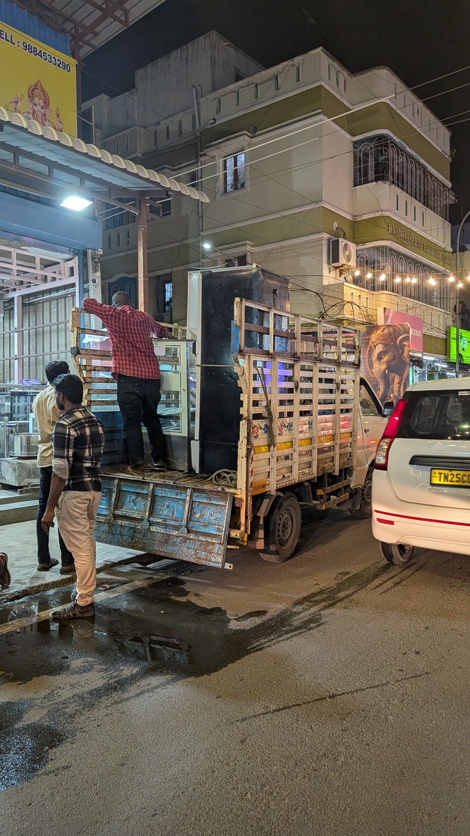 nastturace's tweet photo. Again started: The entire stretch from Ramapuram Arasa Maram to the end of the road is heavily affected by encroachments. Many furniture, vessel, and other shops occupy the both roadside and use the road itself for loading and unloading goods.
Location: https://t.co/wwypR91nA5 https://t.co/kwamyly4PQ