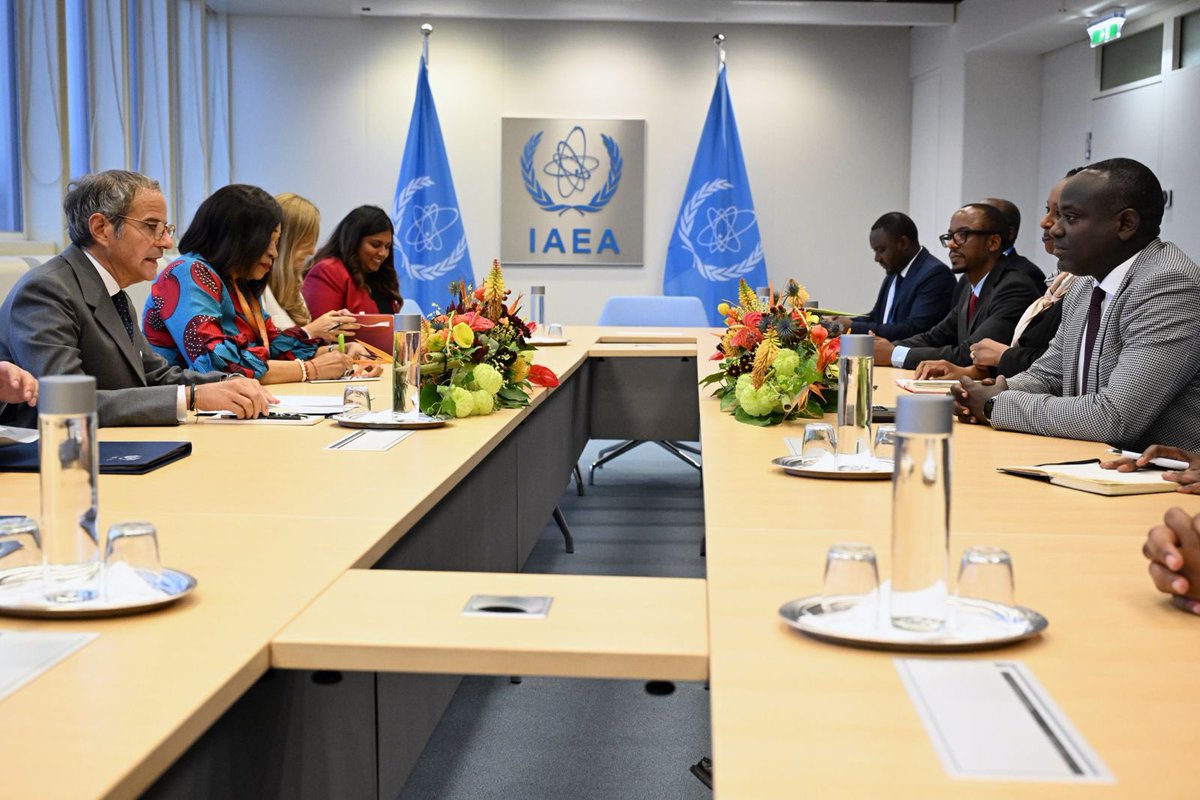 rafaelmgrossi's tweet photo. Rwanda plans to introduce nuclear power in the early 2030s, and @IAEAorg has been supporting the country along the way & will continue to do so.

Welcomed 🇷🇼 @RwandaInfra's @zimuyenzi at #IAEAGC where we also exchanged on Rwanda’s work to expand cancer care through #RaysOfHope, as well as the use of nuclear science for water security and climate-resilient agriculture.

Congratulations on two successful editions of the Nuclear Energy Innovation Summit on Africa (NEISA) in Kigali.
