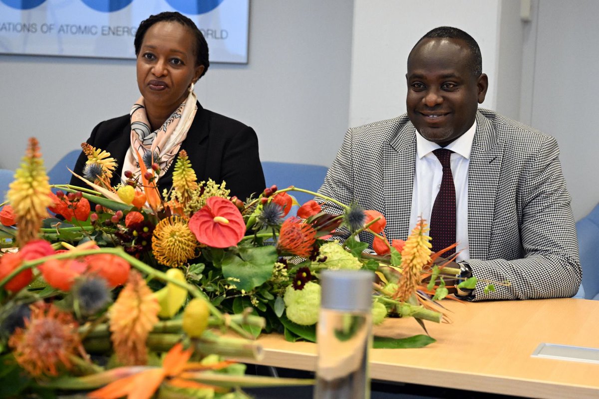 rafaelmgrossi's tweet photo. Rwanda plans to introduce nuclear power in the early 2030s, and @IAEAorg has been supporting the country along the way & will continue to do so.

Welcomed 🇷🇼 @RwandaInfra's @zimuyenzi at #IAEAGC where we also exchanged on Rwanda’s work to expand cancer care through #RaysOfHope, as well as the use of nuclear science for water security and climate-resilient agriculture.

Congratulations on two successful editions of the Nuclear Energy Innovation Summit on Africa (NEISA) in Kigali.