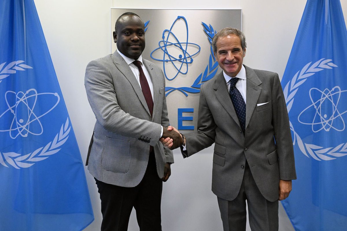 rafaelmgrossi's tweet photo. Rwanda plans to introduce nuclear power in the early 2030s, and @IAEAorg has been supporting the country along the way & will continue to do so.

Welcomed 🇷🇼 @RwandaInfra's @zimuyenzi at #IAEAGC where we also exchanged on Rwanda’s work to expand cancer care through #RaysOfHope, as well as the use of nuclear science for water security and climate-resilient agriculture.

Congratulations on two successful editions of the Nuclear Energy Innovation Summit on Africa (NEISA) in Kigali.