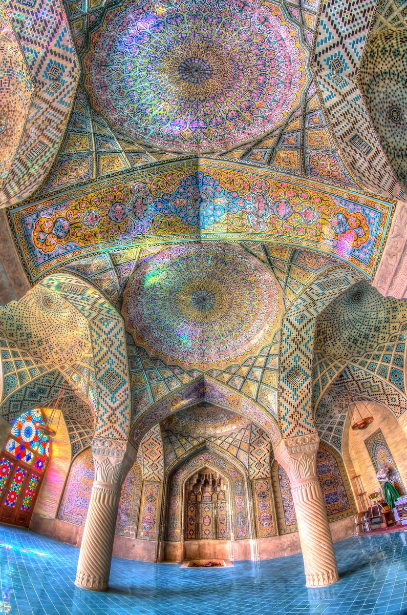 alisadeqi013's tweet photo. هیچ جای دنیا نمیتونید چنین معماری فاخری ببینید https://t.co/Y0W2W6VcRb