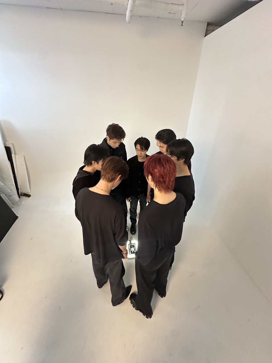 ilovekinosobad's tweet photo. I am PENTAGON Marketer #PENTAGON #펜타곤

첫 숏폼 촬영 비하인드 https://t.co/Zsb17Xc3vM