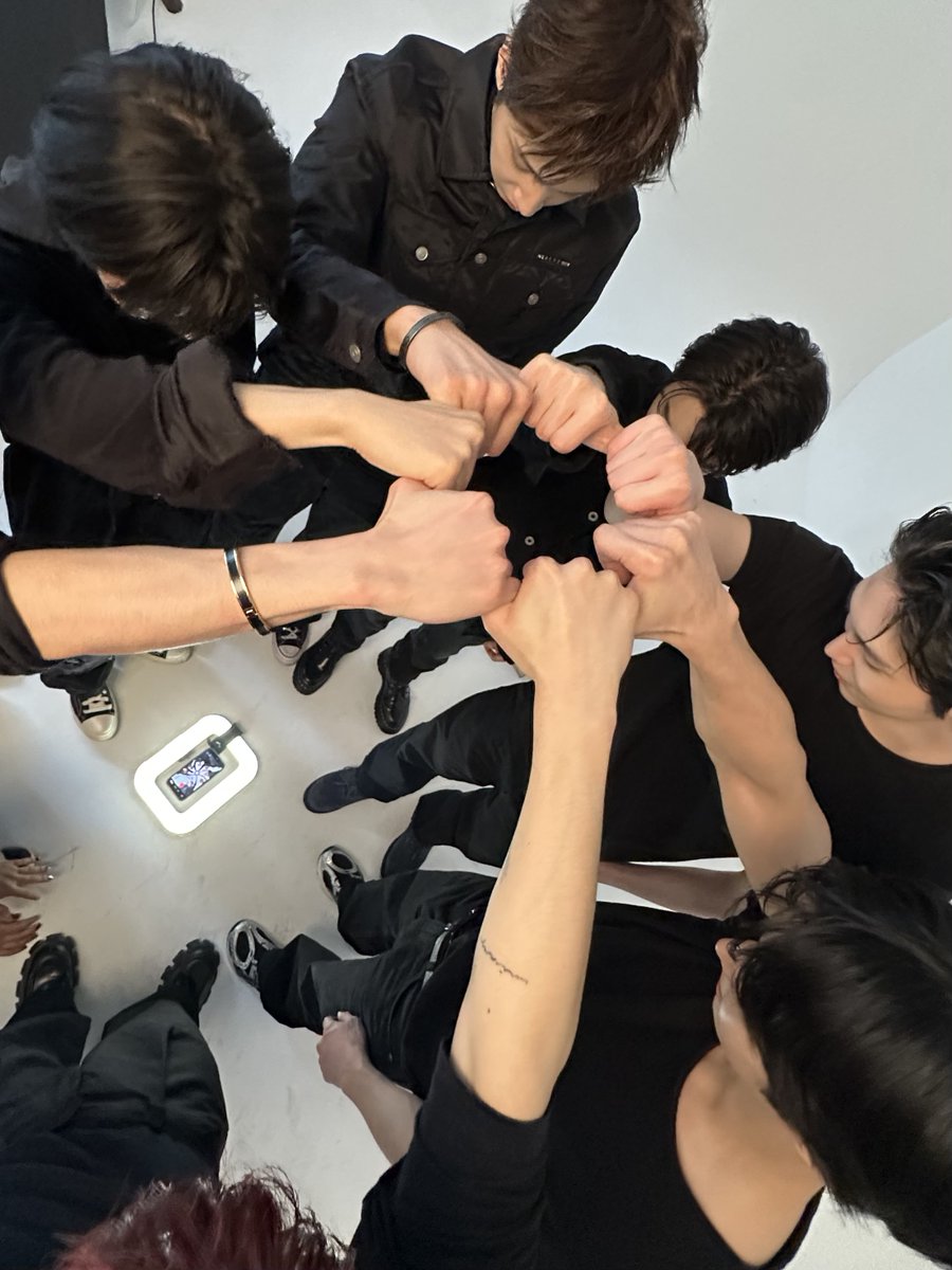 ilovekinosobad's tweet photo. I am PENTAGON Marketer #PENTAGON #펜타곤

첫 숏폼 촬영 비하인드 https://t.co/Zsb17Xc3vM
